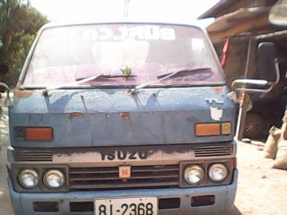 ลบดราคาท้าหน้าร้อนขายด่วน รถ ISUZU 4ล้อกลาง TLD74HP
