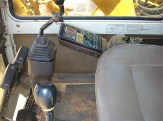 KOMUTSU PC 100-5 ไฟฟ้าหน้าจอครบ ช่วงล่างดี สภาพพร้อมใช้ KOMUTSU PC 100-5 ไฟฟ้าหน้าจอครบ ช่วงล่างดี สภาพพร้อมใช้