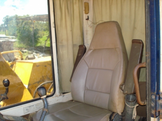 KOMUTSU PC 100-5 ไฟฟ้าหน้าจอครบ ช่วงล่างดี สภาพพร้อมใช้ KOMUTSU PC 100-5 ไฟฟ้าหน้าจอครบ ช่วงล่างดี สภาพพร้อมใช้