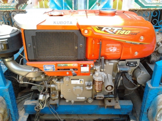 ขายด่วน รถอีแต๋น 4 ล้อ เครื่อง KUBOTA RT140 - 14 แรง ขับขิ่ง่ายคล่องตัว สภาพดีมากเครื่องไม่มีเยิ้มเลยครับ กระบะคอกไม้ทรงสวยไม่มีผุกร่อนพร้อมบรรทุกได้เลย ช่วงล่างเดิมๆทั้งชุด คัชซีหน้า 4 สภาพอย่างสวย ยางดี 4 เส้นประมาณ 70\% พร้อมใช้งาน ราคาต่อรองได้ครับ