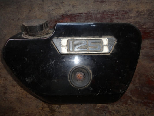 ขอบคุณ พ.เสือ ขายฝาข้างขวา K-125 M.3 +โลโก้+autolube+ฝาปิด ราคาถูกโทร.081-005-8785