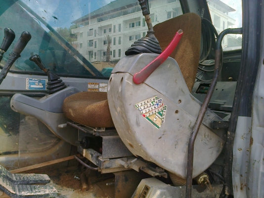 SK100-5 เครื่องพัง ขายตามสภาพ มึเอกสารครบ(ฝาข้างมีครบ)