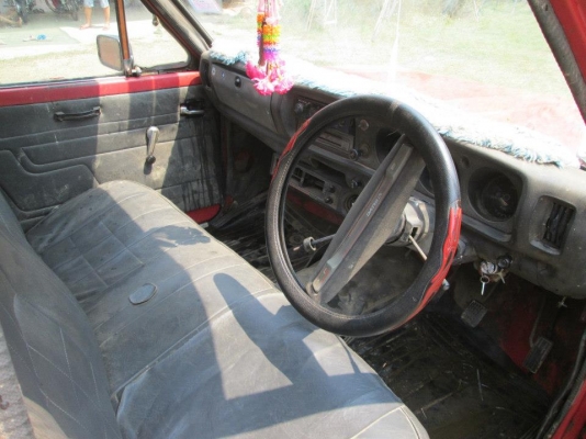 DATSUN ช้างเหยียบ รถโบราณ สภาพเดิมทุกอย่าง DATSUN ช้างเหยียบ รถโบราณ สภาพเดิมทุกอย่าง