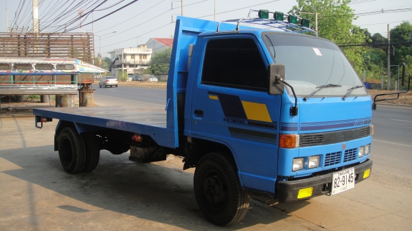 ISUZU NKR 100แรง พื้นเลียบ ดาวน์45000ผ่อน7500/48เดือน