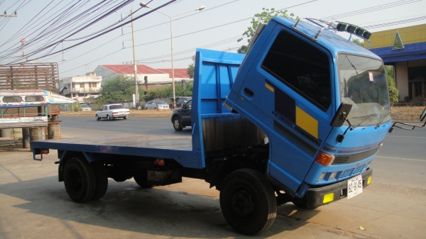 ISUZU NKR 100แรง พื้นเลียบ ดาวน์45000ผ่อน7500/48เดือน