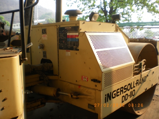 รถบดพร้อมสเปรย์