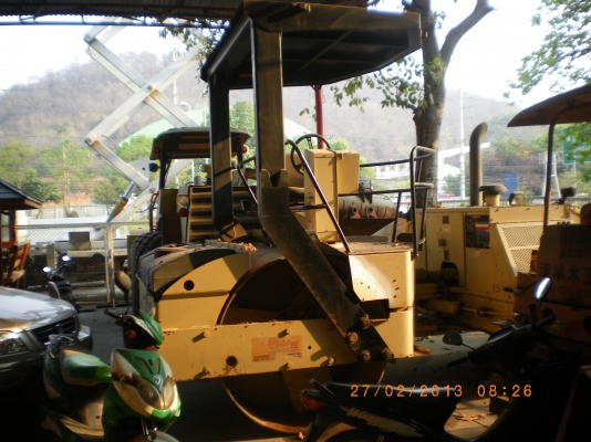 รถบดพร้อมสเปรย์