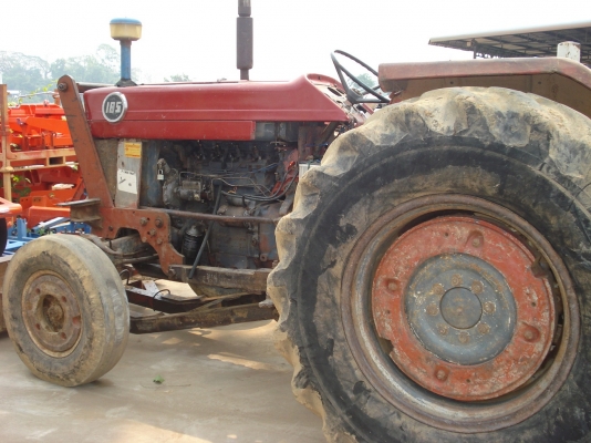 รถแมสซี่165 สเปเชี่ยน พร้อมใบดัน และผาน รถแมสซี่165 สเปเชี่ยน พร้อมใบดัน และผาน