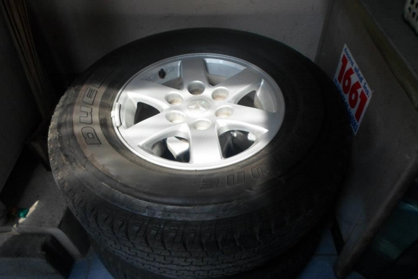 ขายล้อ ปาเจโร่