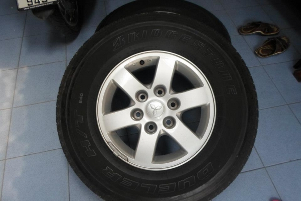 ขายล้อ ปาเจโร่