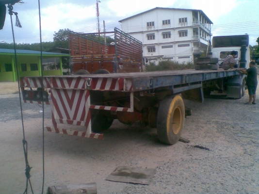 ขายหางพื้นเรียบ2เพลาเอาไปเลยมียาง2เส้น(ด่วนๆๆไม่มีที่จอด)