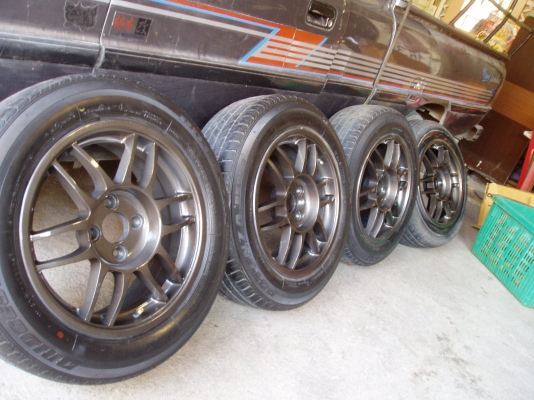 ขายล้อแม็กขอบ15พร้อมยางถูกๆ ขายล้อแม็กขอบ15พร้อมยางถูกๆ