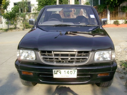 ISUZU 4WD เดิม ๆ พร้อมใช้งาน