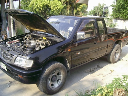 ISUZU 4WD เดิม ๆ พร้อมใช้งาน