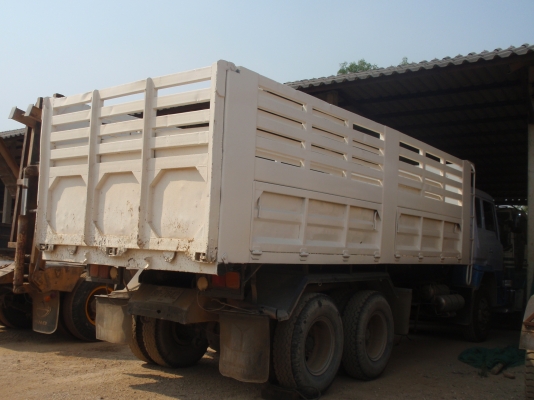 ขายยกชุด 3m 2 คันและ hino EK100 1 คัน
