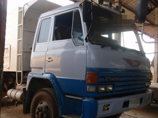 ขายยกชุด 3m 2 คันและ hino EK100 1 คัน