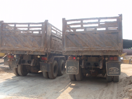ขายยกชุด 3m 2 คันและ hino EK100 1 คัน