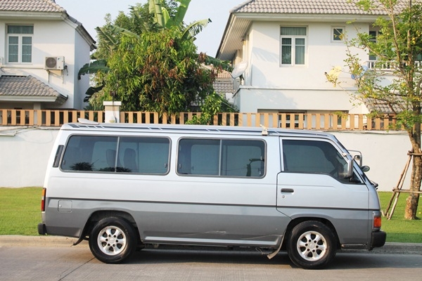 ขายรถตู้ NISSAN URVAN พร้อมใช้งาน