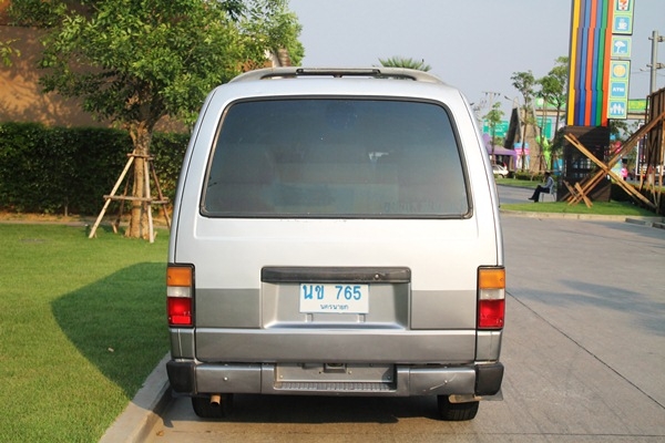 ขายรถตู้ NISSAN URVAN พร้อมใช้งาน