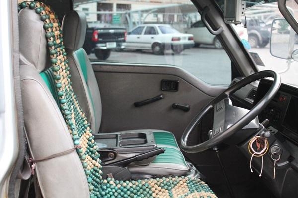 ขายรถตู้ NISSAN URVAN พร้อมใช้งาน