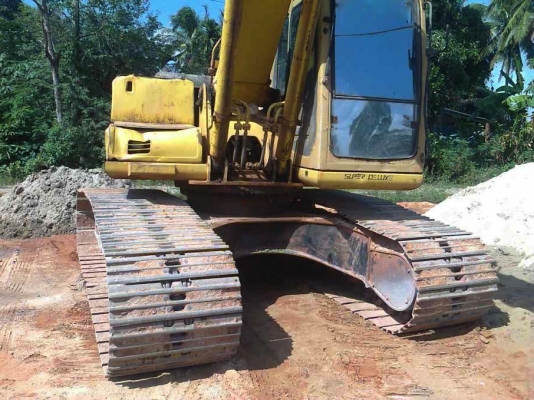 รถแบคโฮ KOMATSU  200 - 6   สนใจติดต่อ 081 - 6079515