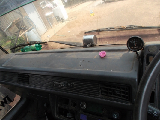 ขายด่วนรถสิบล้อสองเผลาหลงเทอโบรถถังนํ้าเครื่อง220แรงม้า