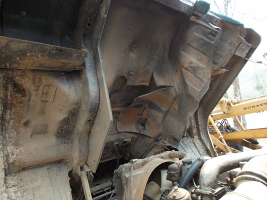 ขายด่วนรถสิบล้อสองเผลาหลงเทอโบรถถังนํ้าเครื่อง220แรงม้า