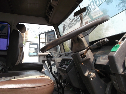 ขายด่วนรถสิบล้อสองเผลาหลงเทอโบรถถังนํ้าเครื่อง220แรงม้า