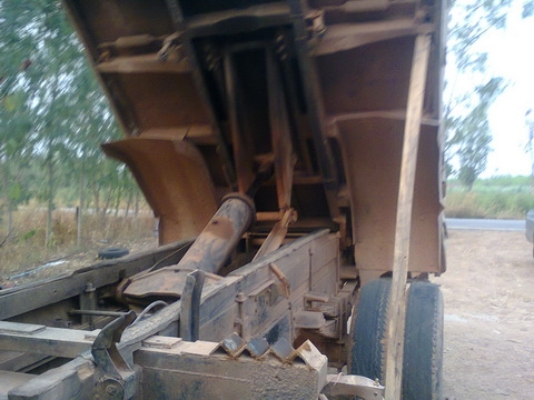 ขายด่วนหกล้อดั๊มพ์ ISUZU  JCM  เครื่อง 6bd1 165 แรงม้า พวงมาลัยพาวเวอร์ เฟืองท้ายใหญ่ฟูโซ่