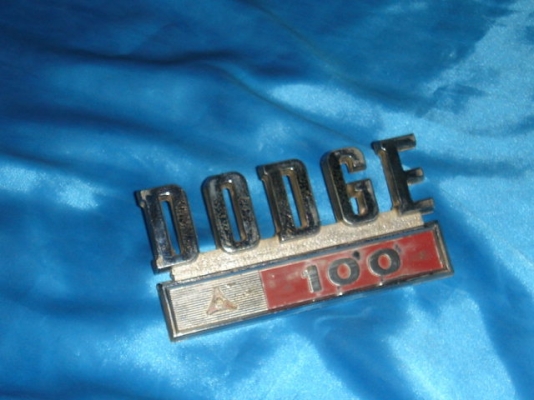 ขายป้ายโลโกสแตนเลสรถโบราณ DODGE D100