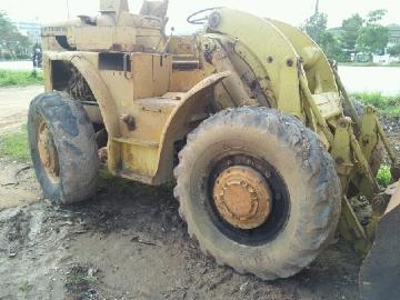 ฝากนำเสนอรถตัก922 Cat สภาพใช้งานได้ปกติเบรคเครื่องเกียร์คาชOk ระบบการเลี้ยวพอใช้ได้