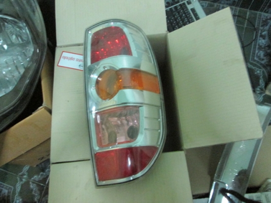 ขาย เสื้อไฟท้าย ข้างขวา RH รถ MAZDA BT-50 2.5 S FREESTYLE CAB แท้ถอด ขาย เสื้อไฟท้าย ข้างขวา RH รถ MAZDA BT-50 2.5 S FREESTYLE CAB แท้ถอด