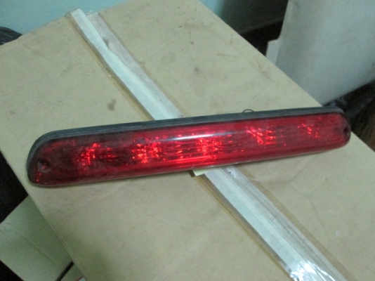 ขาย ไฟเบรคดวงที่ 3 หลังคาตรงรุ่น-ISUZU Dmax Gold /2005