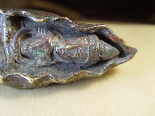 พระอะไรก็ไม่ทราบครับนอนอยู่ในหอย พระอะไรก็ไม่ทราบครับนอนอยู่ในหอย