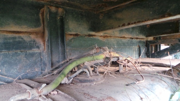 TOYOTA  DYNA 400  มีเล่มทะบียน  จอดมาสี่ปีค่ะ