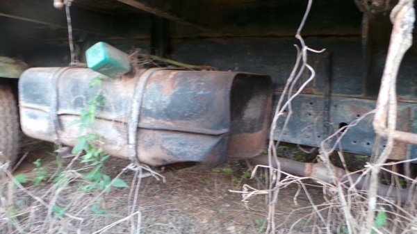 TOYOTA  DYNA 400  มีเล่มทะบียน  จอดมาสี่ปีค่ะ