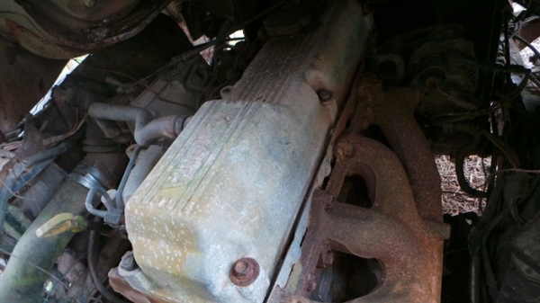 TOYOTA  DYNA 400  มีเล่มทะบียน  จอดมาสี่ปีค่ะ