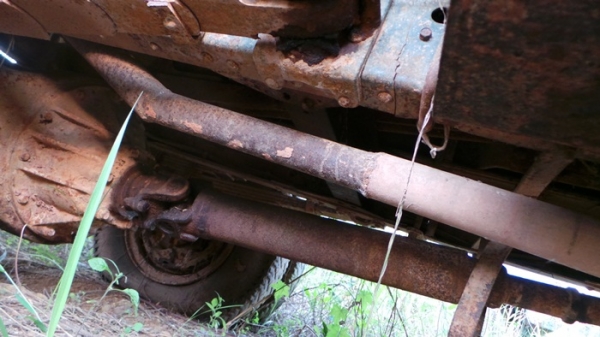 TOYOTA  DYNA 400  มีเล่มทะบียน  จอดมาสี่ปีค่ะ