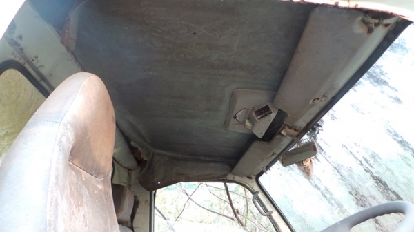 TOYOTA  DYNA 400  มีเล่มทะบียน  จอดมาสี่ปีค่ะ