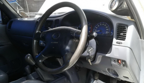 TIGER D4D 4 ประตู 4WD เครื่องKZ 3000 turbo TIGER D4D 4 ประตู 4WD เครื่องKZ 3000 turbo