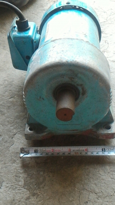 มอเตอร์เกียร์ทด MCN ขนาด 400 W. อัตราที่ 1 : 50 ทดแล้วหมุนที่ 29 รอบต่อนาทีแรงบิดสูง