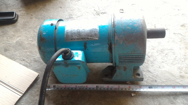 มอเตอร์เกียร์ทด MCN ขนาด 400 W. อัตราที่ 1 : 50 ทดแล้วหมุนที่ 29 รอบต่อนาทีแรงบิดสูง