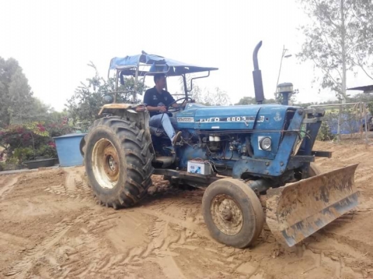 ขาย. Ford. 77. สภาพสวยๆพร้อมใช้. เอกสารอินวอย