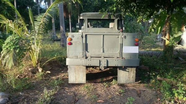 รถยี่ห้อ LAND ROVER  มีเล่มทะเบียนพร้อม ภาษีไม่ขาด