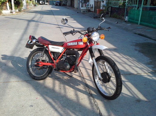 ขาย Yamaha DT100  ทะเบียนโอน  22000 ต่อลองได้