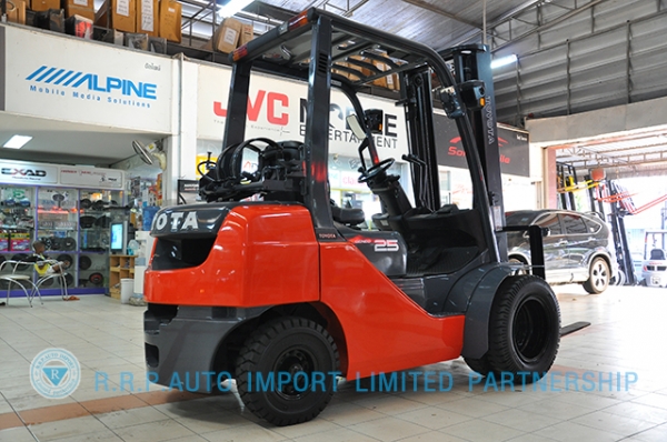 ขายรถโฟล์คลิฟท์มือสอง TOYOTA รุ่น 8FG25-31365 ราคา xxx,xxx บาท นำเข้าจากประเทศญี่ปุ่น 100\% ไม่เคยใช้งานในไทย