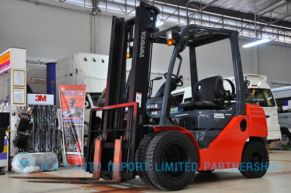 ขายรถโฟล์คลิฟท์มือสอง TOYOTA รุ่น 8FG25-31365 ราคา xxx,xxx บาท นำเข้าจากประเทศญี่ปุ่น 100\% ไม่เคยใช้งานในไทย