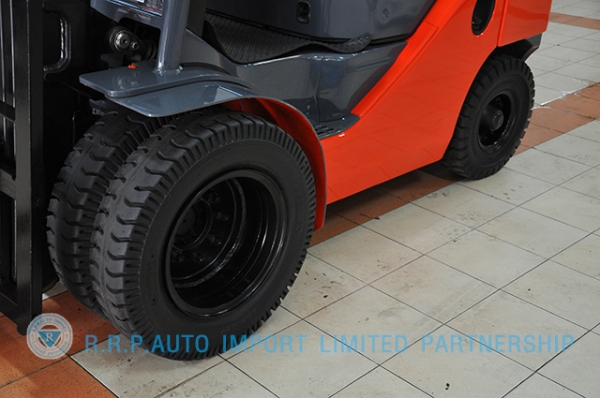 ขายรถโฟล์คลิฟท์มือสอง TOYOTA รุ่น 8FG25-31365 ราคา xxx,xxx บาท นำเข้าจากประเทศญี่ปุ่น 100\% ไม่เคยใช้งานในไทย