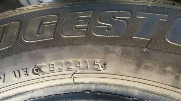 ยางbridgestone 215 65 16 ปี 15 ชุดล่ะ 9500