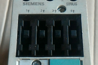 แมกเนติกคอนแทคเตอร์ SIEMENS จากเยรมันทนกระแสได้ถึง 60 A.แบบใช้ไฟเสี้ยงคอยล์ 24 V. ของใหม่เก่าเก็บ